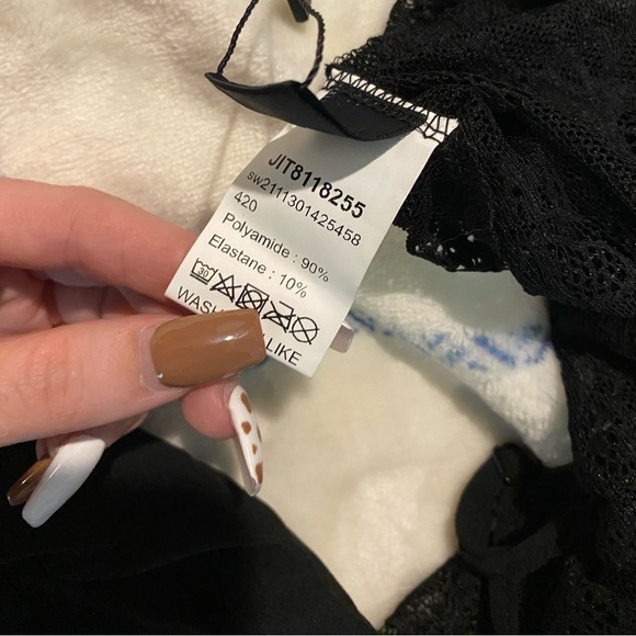 NWT lantern sleeve black lace bodysuit - Picture 6 of 6